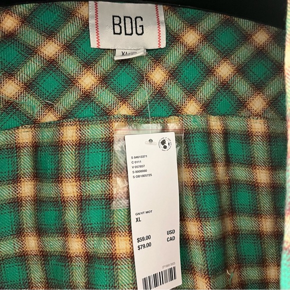 NWT XL BDG green flannel plaid Shacket/shirt with raw seam/hemline - Picture 3 of 16